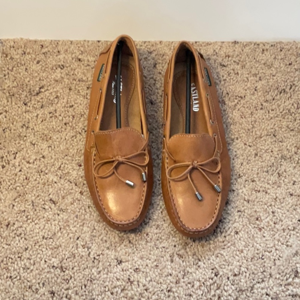 Eastland Women's Tan Loafers
